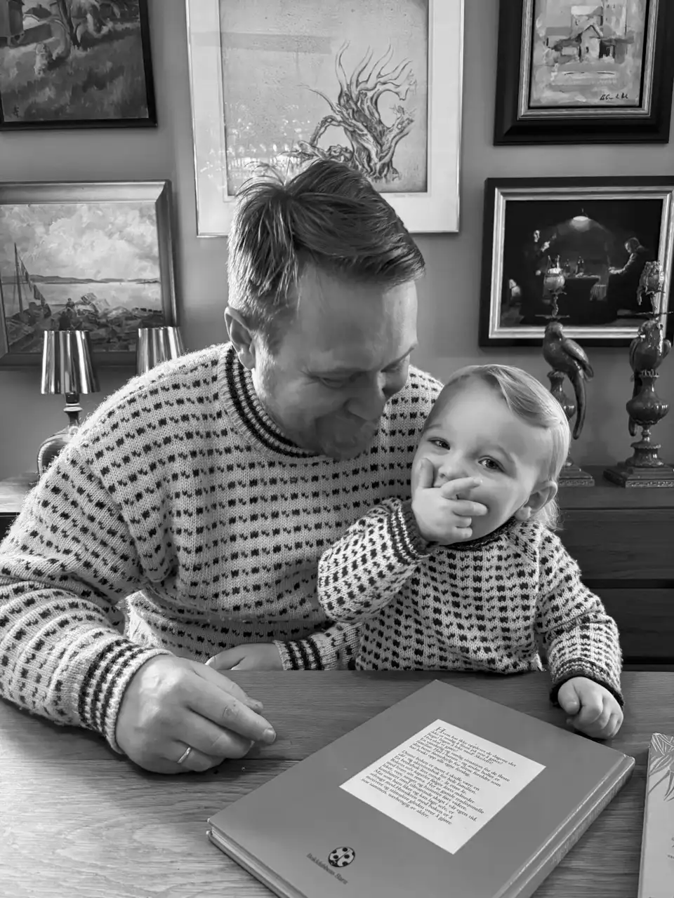 Markus Vesøen with his son